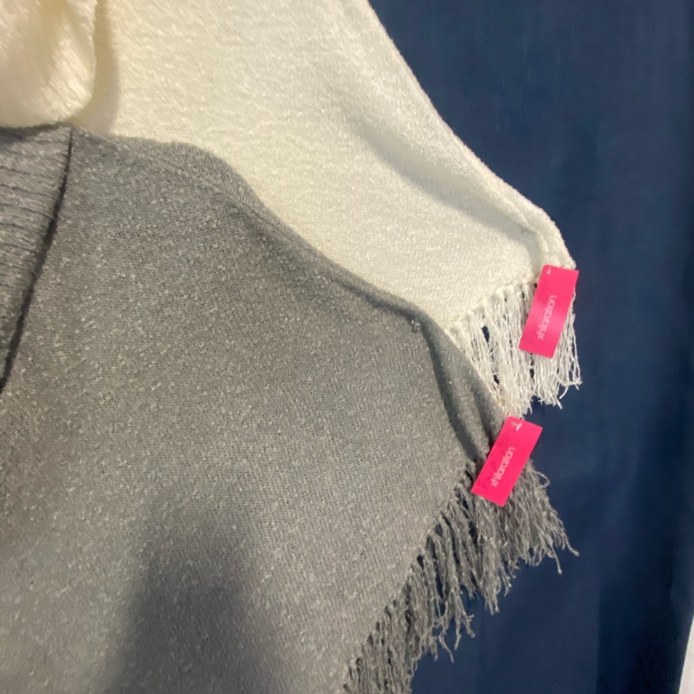 Xhiliration cowlneck women’s poncho bundle NWT - Picture 2 of 9